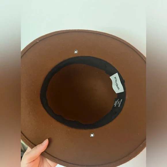 Wool hat - Picture 3 of 4